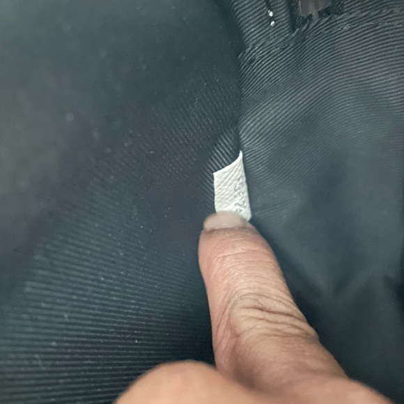 LV Bumbag Taiga White - Picture 6 of 9